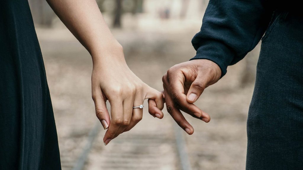 Libertad emocional: por qué cada vez más personas evitan las relaciones largas